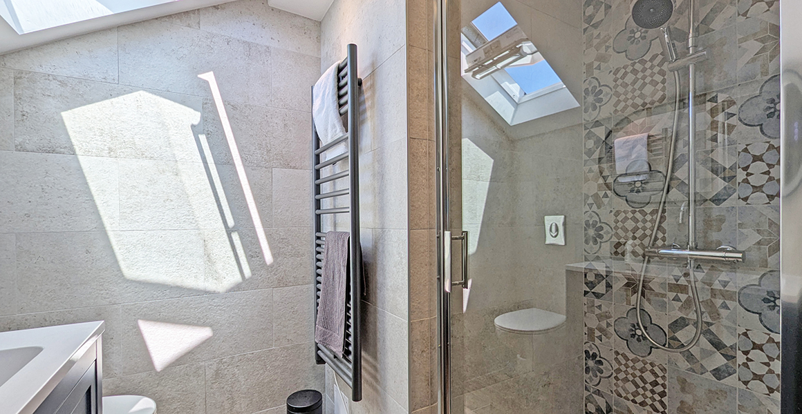 Bedroom 1 - ensuite