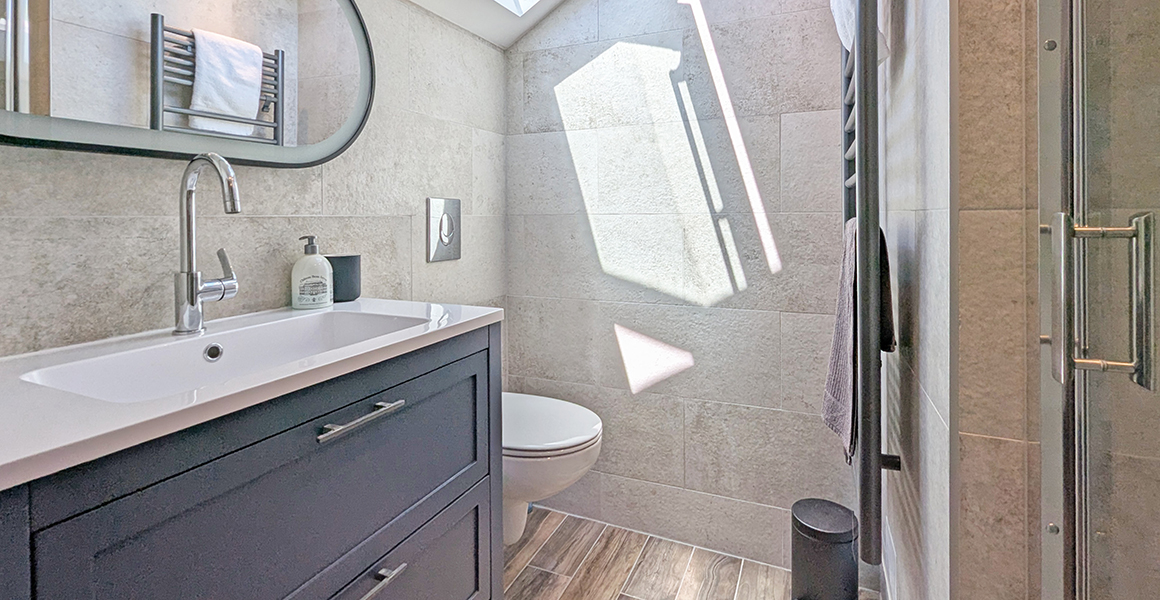 Bedroom 1 - ensuite