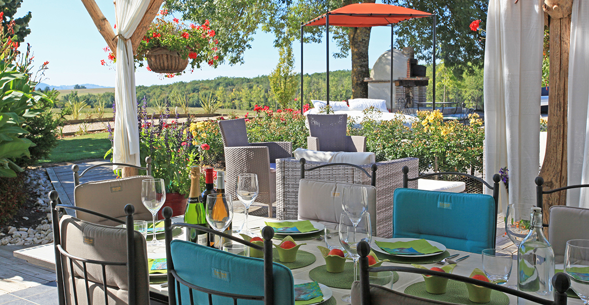 You'll want to dine outside