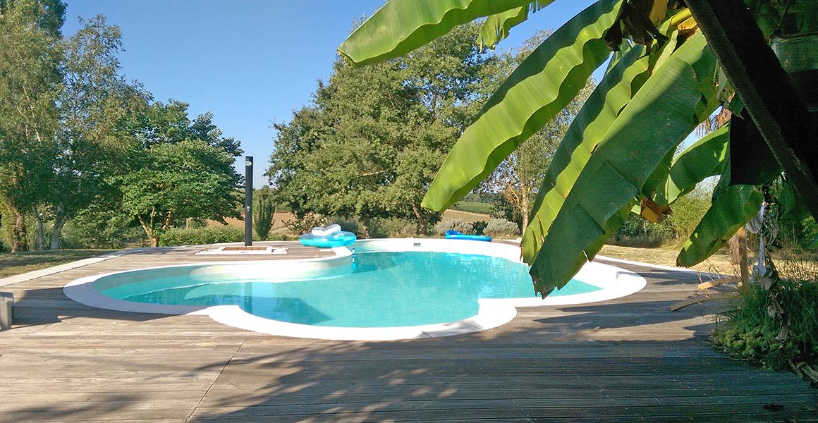 Your pool at La Porcherie